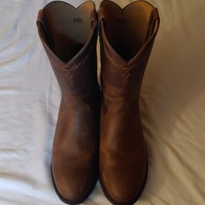 Mens Size 10 Ariat boots